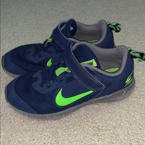 Boys Nike Sneakers Blue & Green Size 13.5